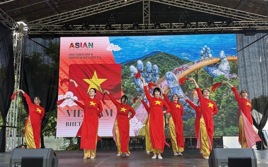 Dấu ấn Việt Nam rực rỡ tại Lễ hội Văn hóa châu Á 2025