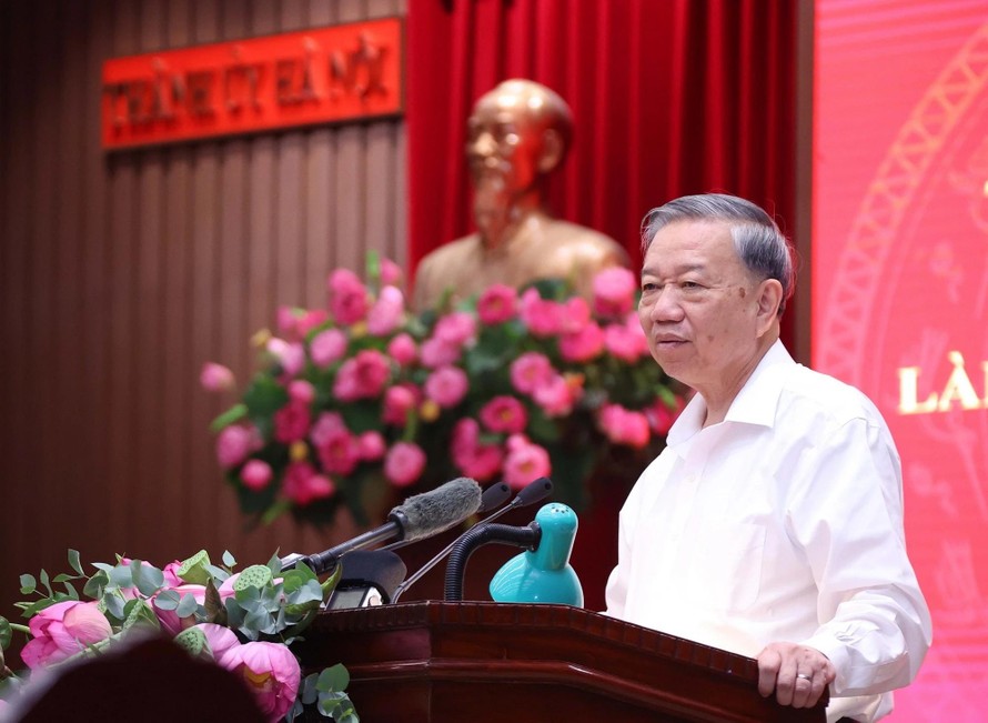 Tổng Bí thư Tô Lâm phát biểu kết luận tại buổi làm việc với Ban Thường vụ Thành ủy Hà Nội. (Ảnh: Văn Điệp/TTXVN)