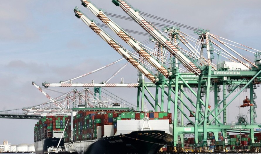 Quang cảnh cảng hàng hóa Long Beach ở California, Mỹ. 