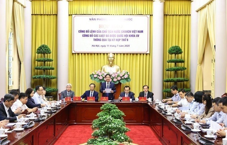 Phó Chủ nhiệm Văn phòng Chủ tịch nước Phạm Thanh Hà chủ trì Họp báo. (Ảnh: Minh Đức/TTXVN)