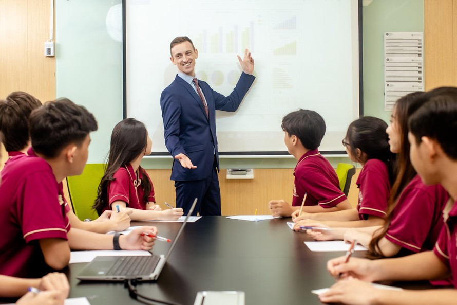 Quy định mới về dạy và học bằng tiếng nước ngoài