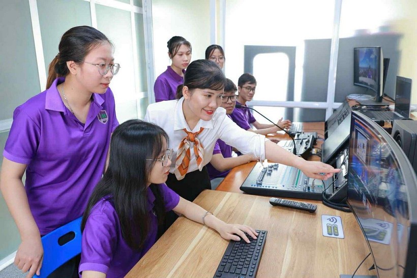 Trường Đại học Giáo dục, Đại học Quốc gia Hà Nội sẽ tổ chức xây dựng bài giảng, khóa học và kiểm định, chuẩn hóa các học liệu.