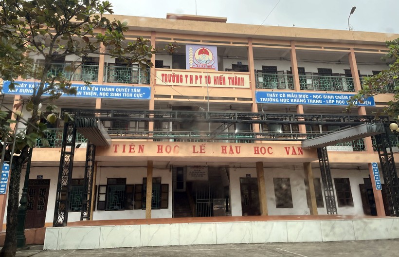 Trường THPT Tô Hiến Thành, xã Hải Hậu, tỉnh Ninh Bình. 