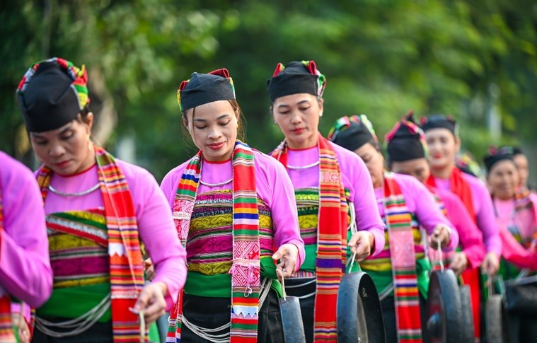 Bảo tồn và phát huy bản sắc văn hóa các dân tộc thiểu số là một trong những mục tiêu bền vững của ngành du lịch.