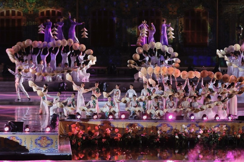 Huế mang trong mình khát vọng trở thành “thủ phủ du lịch văn hóa của Đông Nam Á.” 