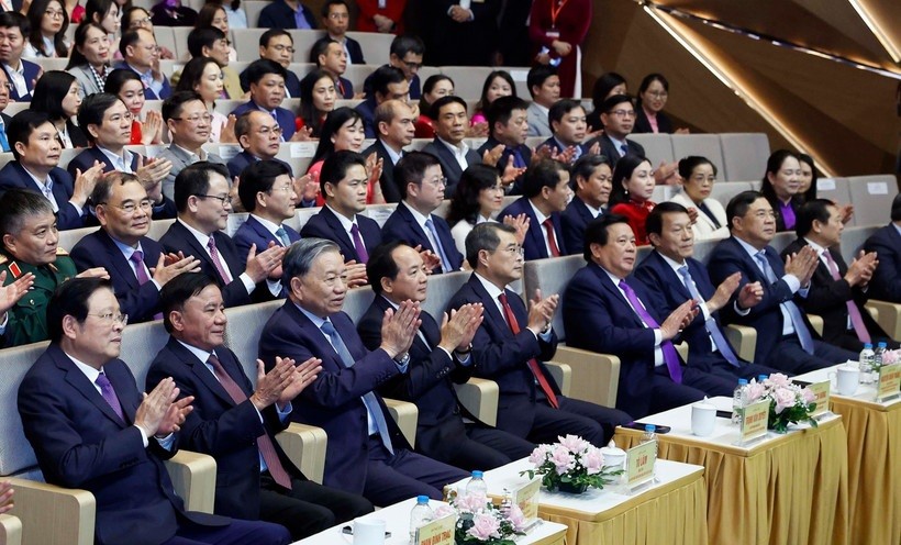 Tổng Bí thư Tô Lâm và các đại biểu dự Chương trình "Hồ Chí Minh - Hành trình khát vọng 2025".