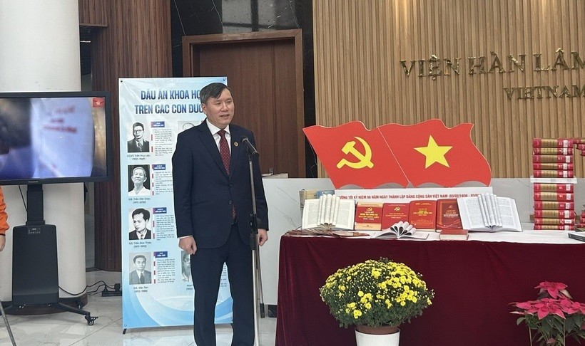 Giáo sư, Tiến sỹ Lê Văn Lợi, Chủ tịch Viện Hàn lâm Khoa học xã hội Việt Nam, phát biểu tại buổi lễ. 