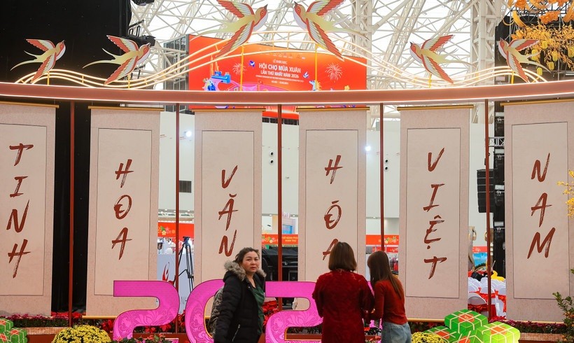 Hội chợ Mùa Xuân lần thứ nhất năm 2026 không chỉ đơn thuần là nơi mua sắm, mà đã chuyển mình thành một không gian văn hóa-giải trí sống động.