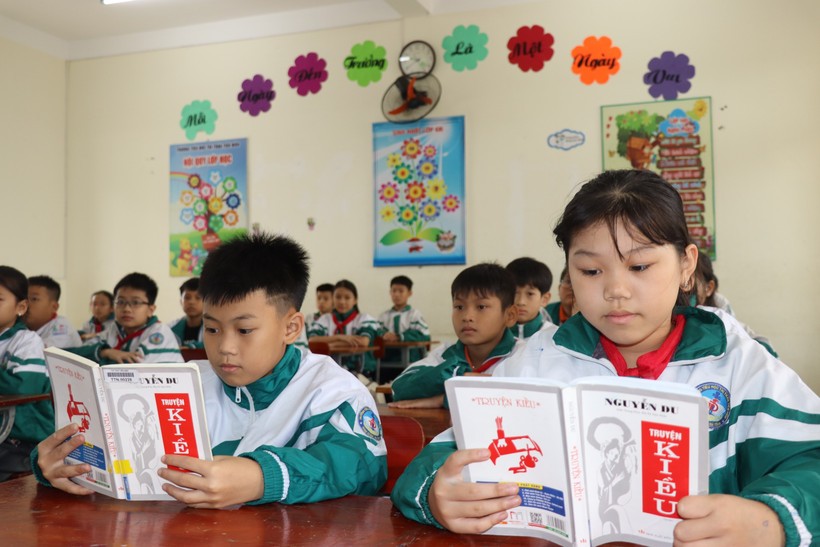 Một tiết học về Nguyễn Du và "Truyện Kiều" tại trường Tiểu học Tiên Điền, xã Tiên Điền, tỉnh Hà Tĩnh.