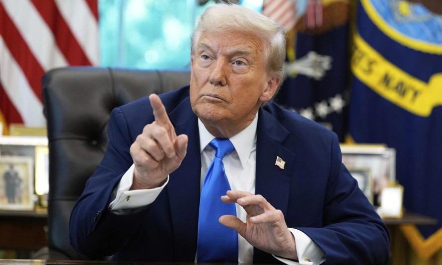 Tổng thống Trump: Quá bận rộn để làm bị cáo nhưng thừa thời gian để khởi kiện