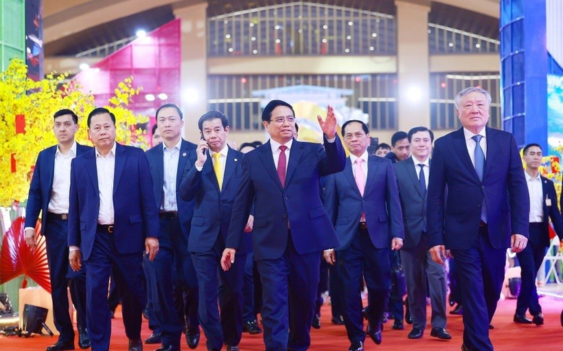 Thủ tướng Phạm Minh Chính đến dự Lễ bế mạc Hội chợ Mùa Xuân lần thứ nhất năm 2026. 