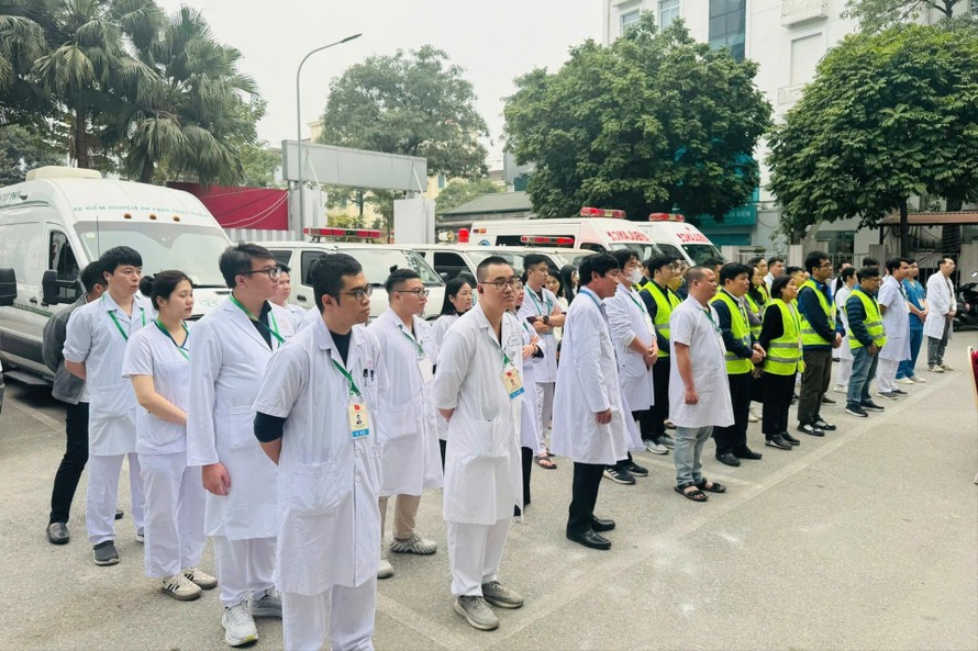 Nhân viên y tế trực xuyên suốt thời gian diễn ra bầu cử