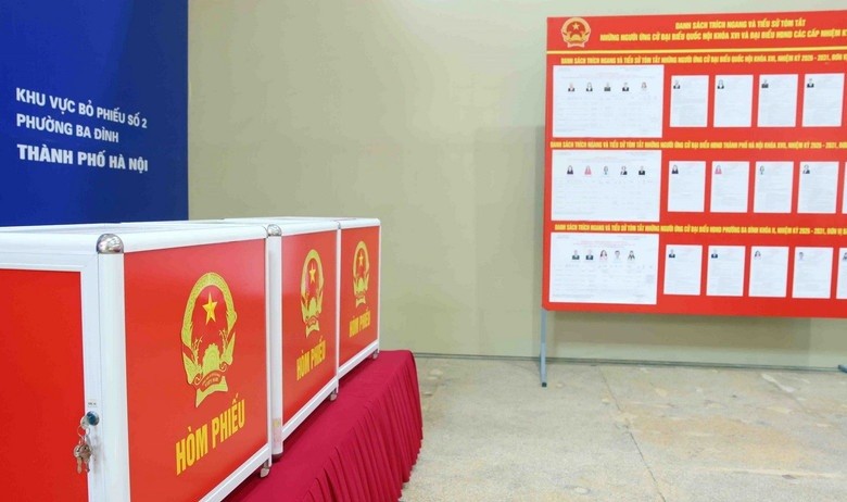 Hòm phiếu tại khu vực bỏ phiếu số 2, phường Ba Đình, thành phố Hà Nội được chuẩn bị chu đáo, bảo đảm trang trọng và bảo mật. 
