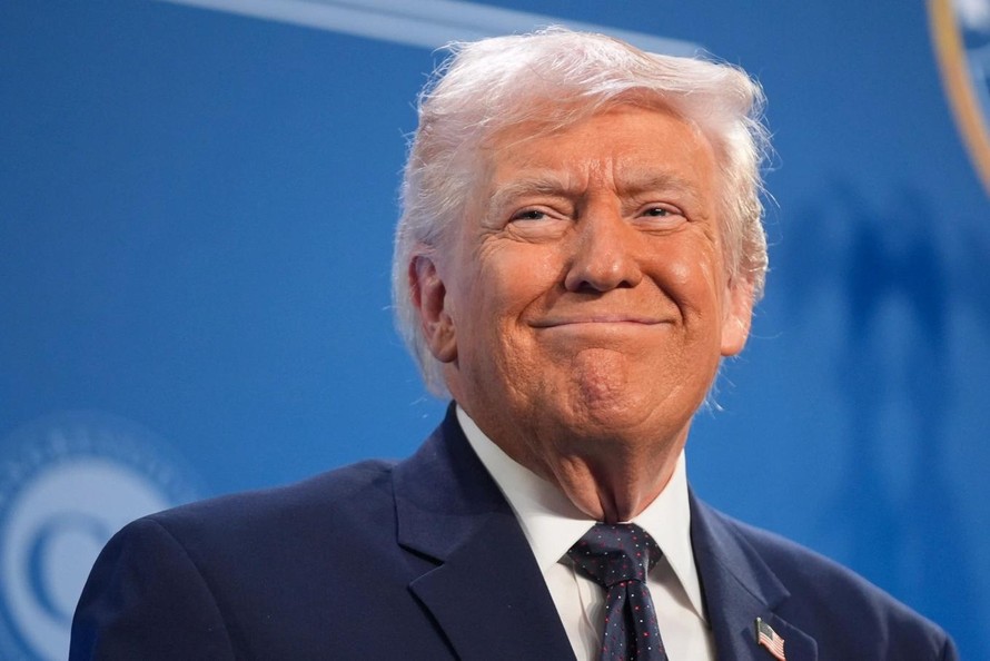 Tổng thống Trump tuyên bố xóa sổ phòng không Iran, chiến tranh chưa kết thúc