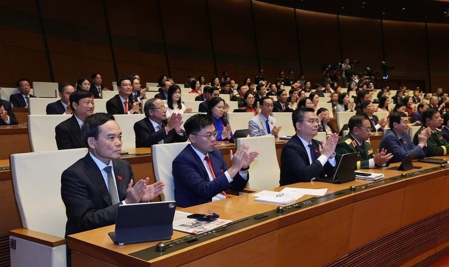 Chính phủ nhiệm kỳ Quốc hội khóa XVI có 14 Bộ và 3 cơ quan ngang Bộ