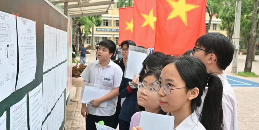 Điểm mới của kỳ tuyển sinh năm nay là mỗi học sinh được đăng ký tối đa 3 nguyện vọng vào 3 trường trung học phổ thông công lập bất kỳ.