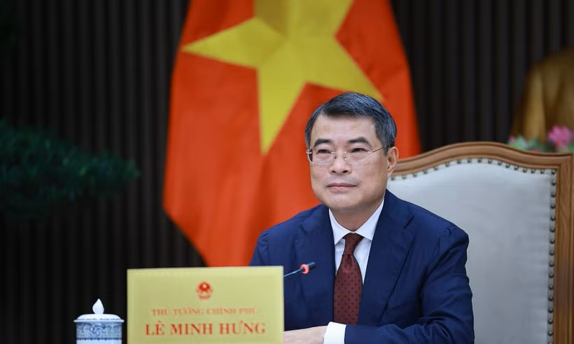 Thủ tướng Lê Minh Hưng điện đàm với Thủ tướng Singapore Lawrence Wong.