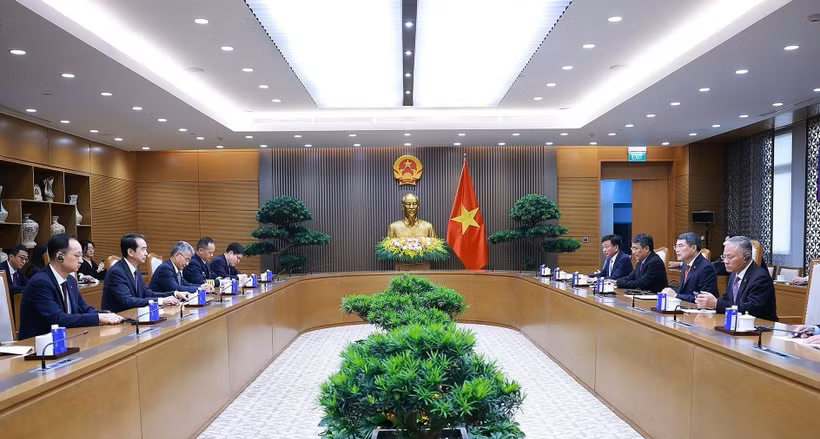 Thủ tướng Lê Minh Hưng tiếp ông Hà Vĩ, Đại sứ Trung Quốc tại Việt Nam.