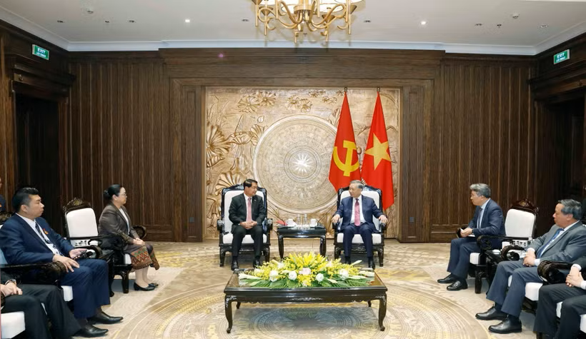 Tổng Bí thư, Chủ tịch nước Tô Lâm tiếp đồng chí Athsaphangthong Siphandone, Ủy viên Trung ương Đảng, Bí thư Thành ủy, Chủ tịch Hội đồng Nhân dân thủ đô Vientiane, Lào.