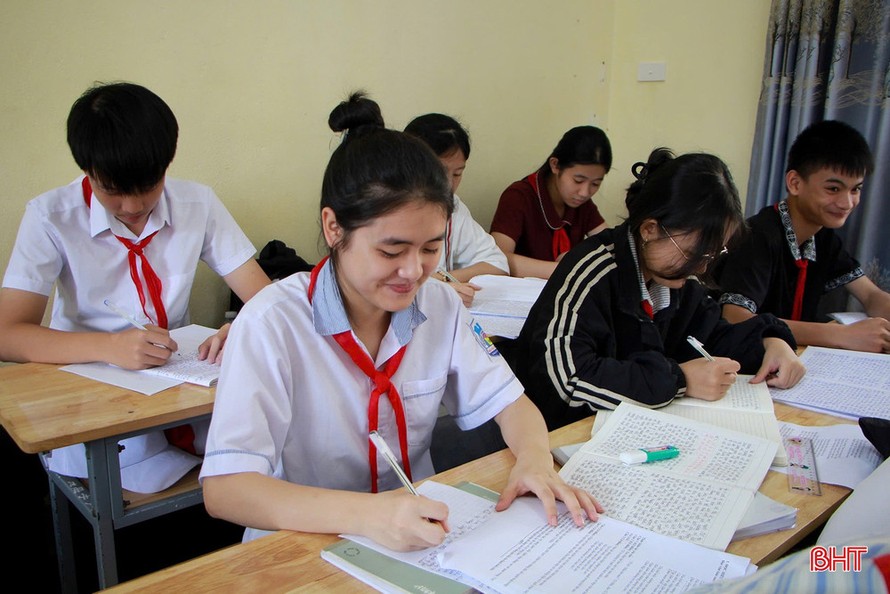 Học sinh ôn tập sẵn sàng cho kỳ thi. 