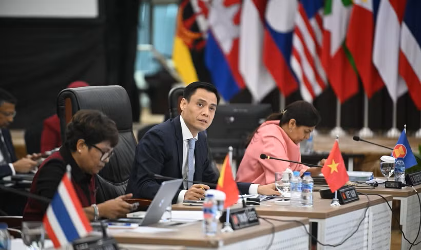 Thứ trưởng Bộ Ngoại giao Đặng Hoàng Giang, Trưởng đoàn Quan chức cao cấp (SOM) ASEAN Việt Nam phát biểu. 