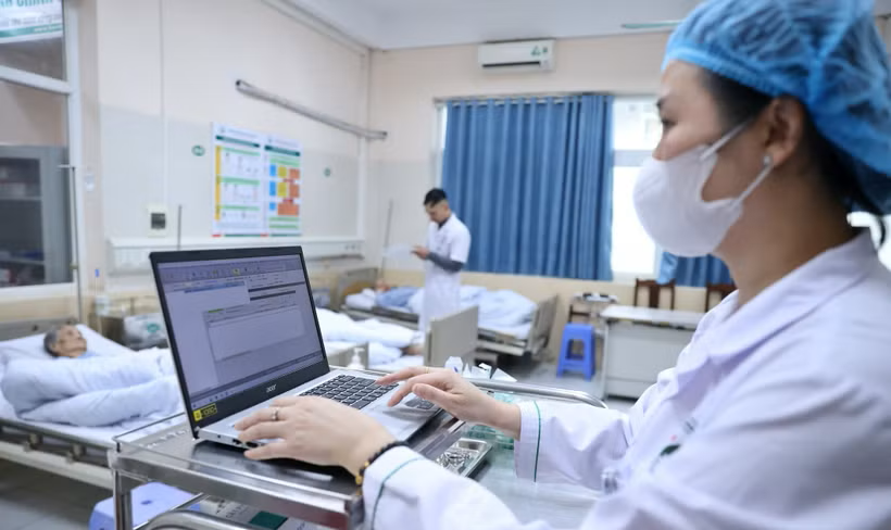 Ngành Y tế Hà Nội đã quản lý Hồ sơ sức khỏe điện tử cho gần 99% dân số được chuẩn hóa.