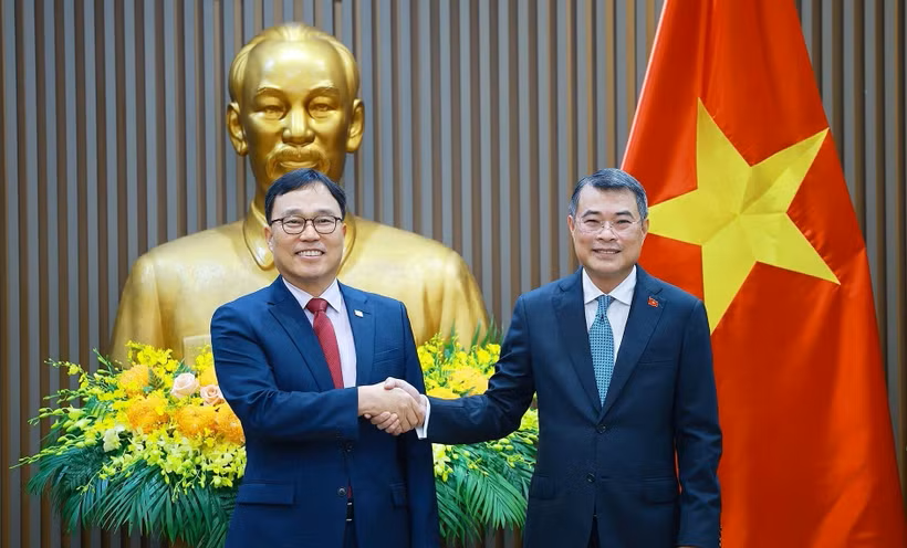 Thủ tướng Lê Minh Hưng tiếp ông Choi Young Sam, Đại sứ Hàn Quốc tại Việt Nam đến chào từ biệt nhân dịp kết thúc nhiệm kỳ công tác.