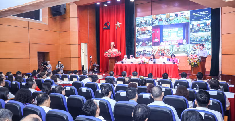 Hội nghị tổng kết công tác 6 tháng đầu năm tại Bộ Văn hóa, Thể thao và Du lịch. 