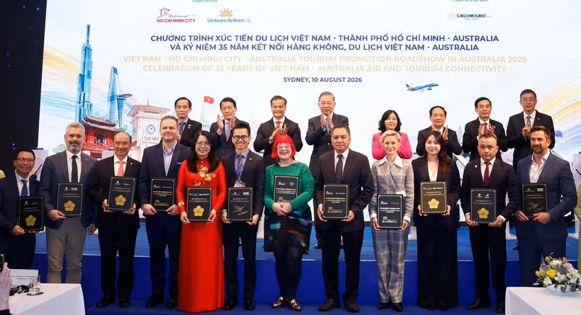 Tổng Bí thư, Chủ tịch nước Tô Lâm chứng kiến trao các biên bản hợp tác giữa Sở Du lịch Thành phố Hồ Chí Minh, Vietnam Airlines, Saigontourist Group với các đối tác của Australia.