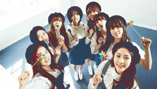 Nhóm nhạc Hàn Quốc bị tạm giữ ở Mỹ vì nhầm là gái gọi