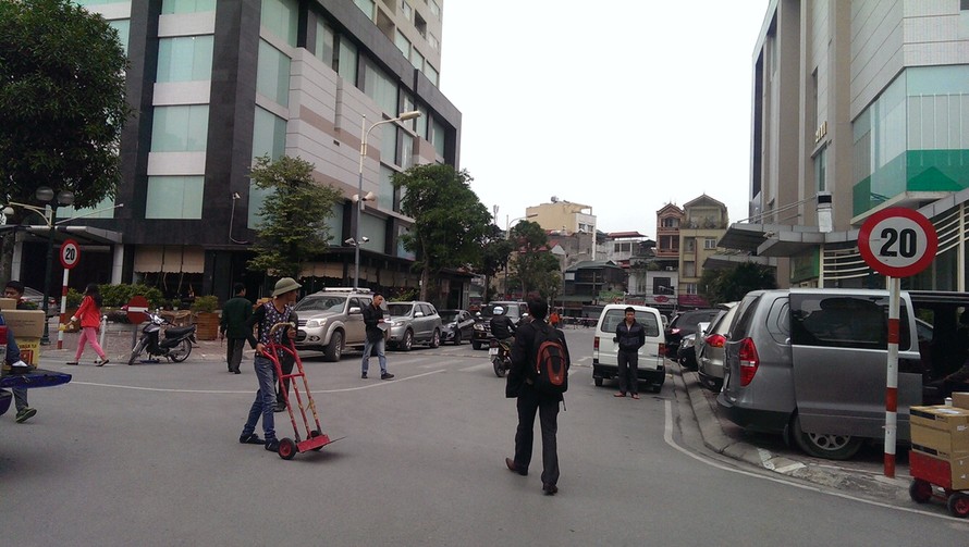 Có hay không việc lập bến xe chui ở tòa nhà Hapulico?