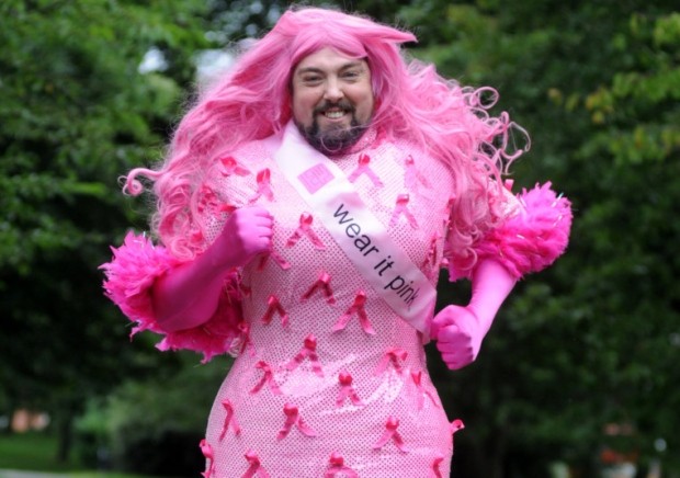 Vì sao màu hồng luôn mặc định là màu sắc của phụ nữ?