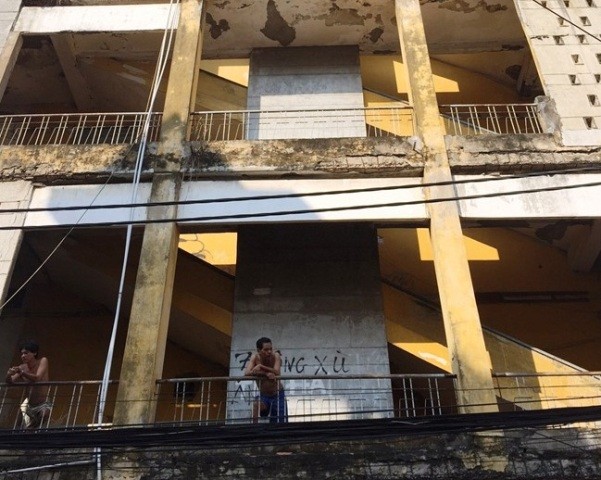 Bí thư Đinh La Thăng bất ngờ thị sát chung cư 'có thể sập'