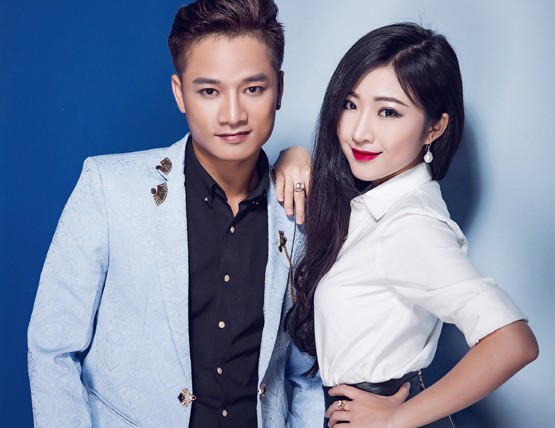 'Chuyện tình yêu day dứt' của nam ca sĩ 'rửa chân báo hiếu'