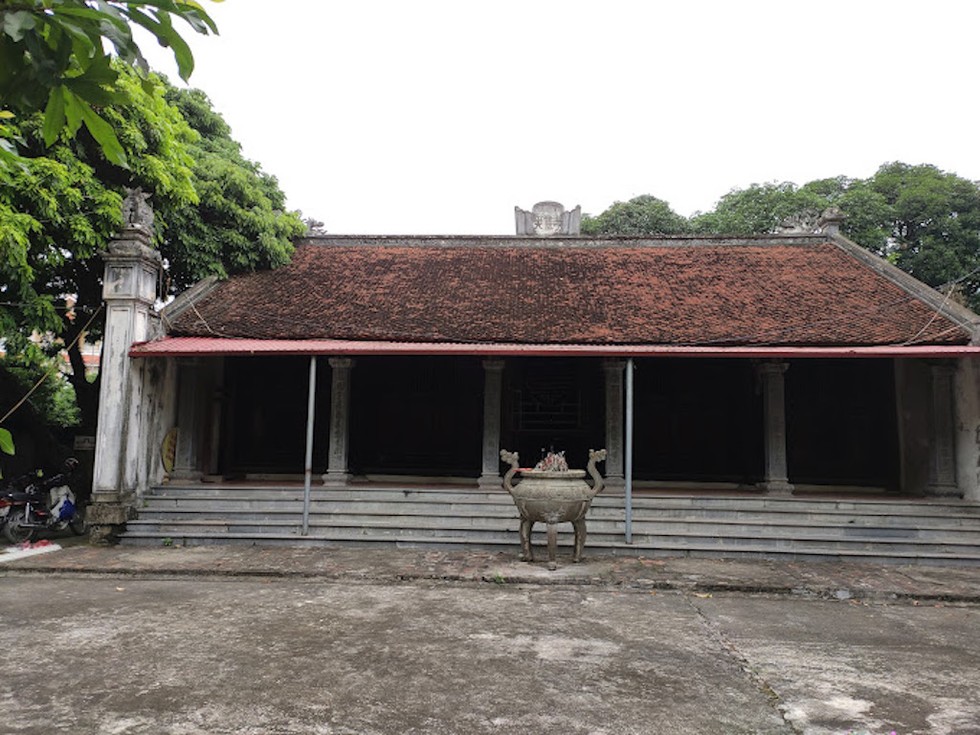 Ngôi Tam Bảo của chùa.