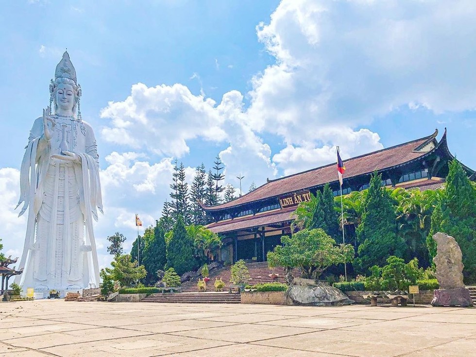 Khám phá ngôi Chùa có Pho tượng Phật Di Lặc lớn nhất Lâm Đồng - Chùa Linh Ẩn Đà Lạt.