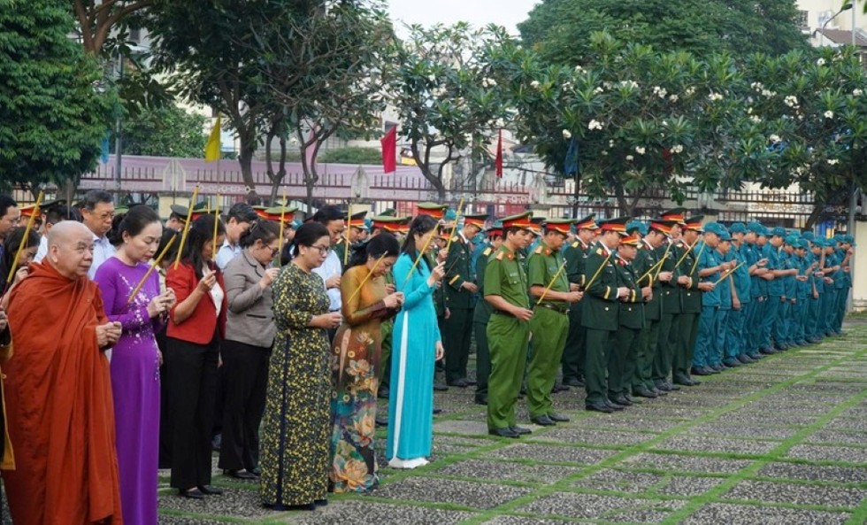 Ban Trị sự GHPGVN Q.Gò Vấp dâng hương tưởng niệm các anh hùng liệt sĩ