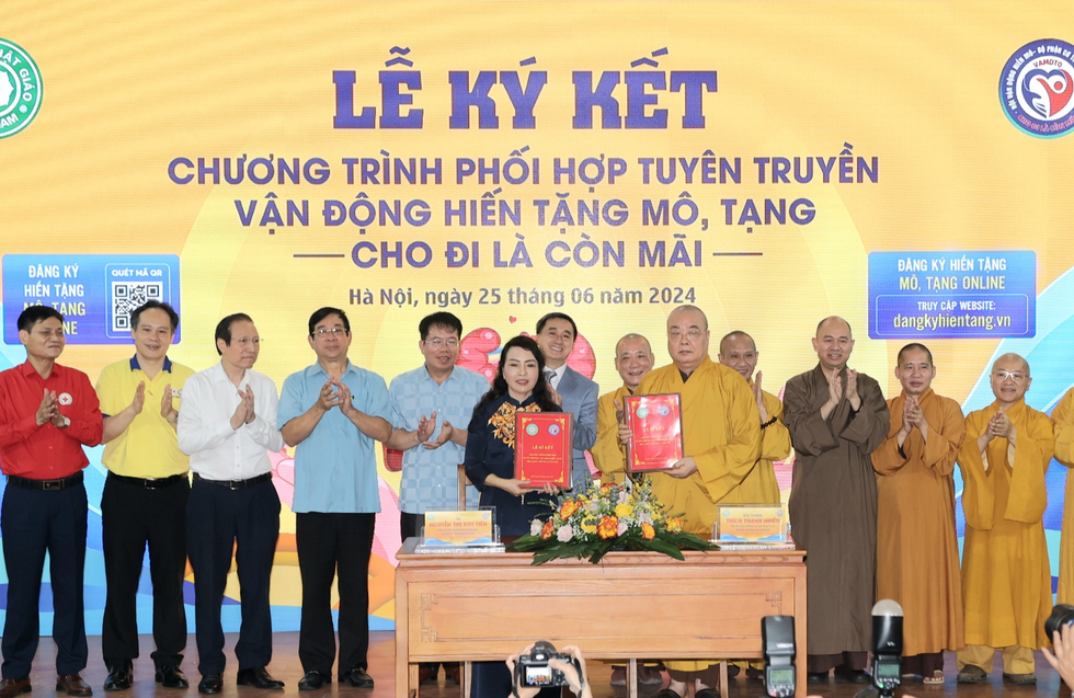 Hội Vận động hiến mô, bộ phận cơ thể người Việt Nam và Giáo hội Phật giáo Việt Nam ký kết phối hợp tuyên truyền vận động đăng ký hiến mô tạng