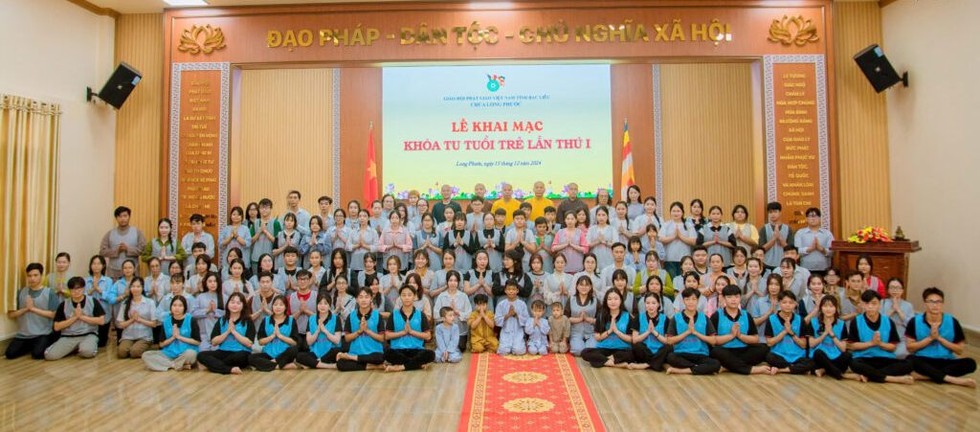 Bạc Liêu: Học sinh, sinh viên lần đầu về chùa Long Phước tập tu