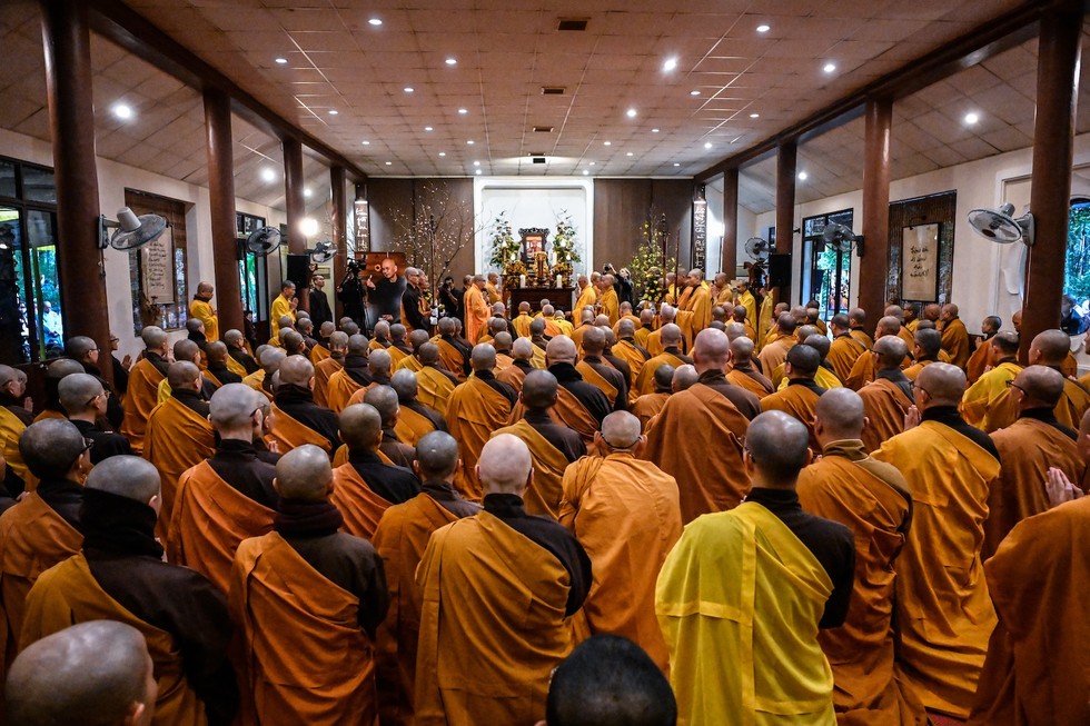 Tăng thân Làng Mai cùng nhau quán niệm nhân ngày giỗ Thiền sư Nhất Hạnh