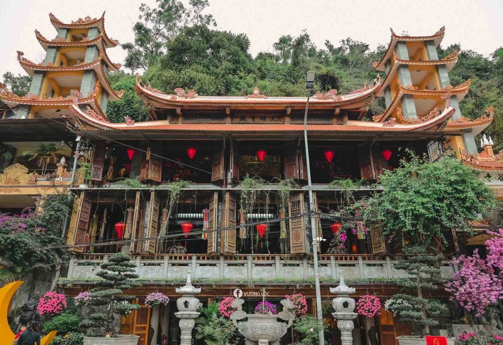 Ngôi chùa cổ ngàn năm nằm sâu 25m trong hang đá ở Hải Phòng