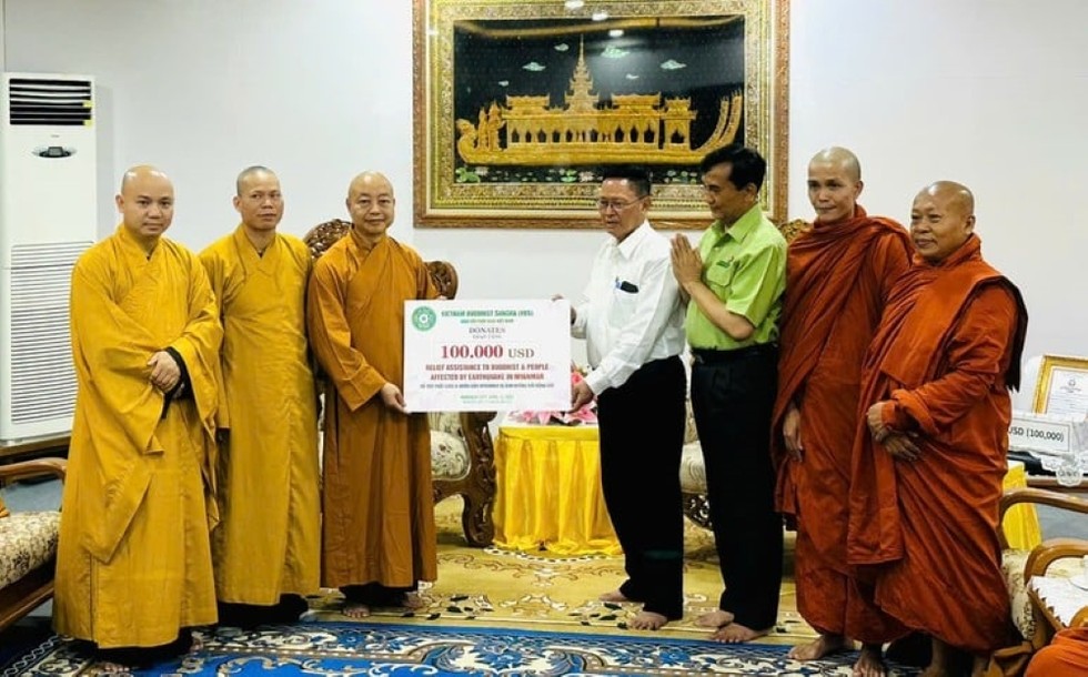 Giáo hội Phật giáo Việt Nam trao 120.000 USD hỗ trợ Phật giáo và nhân dân Myanmar