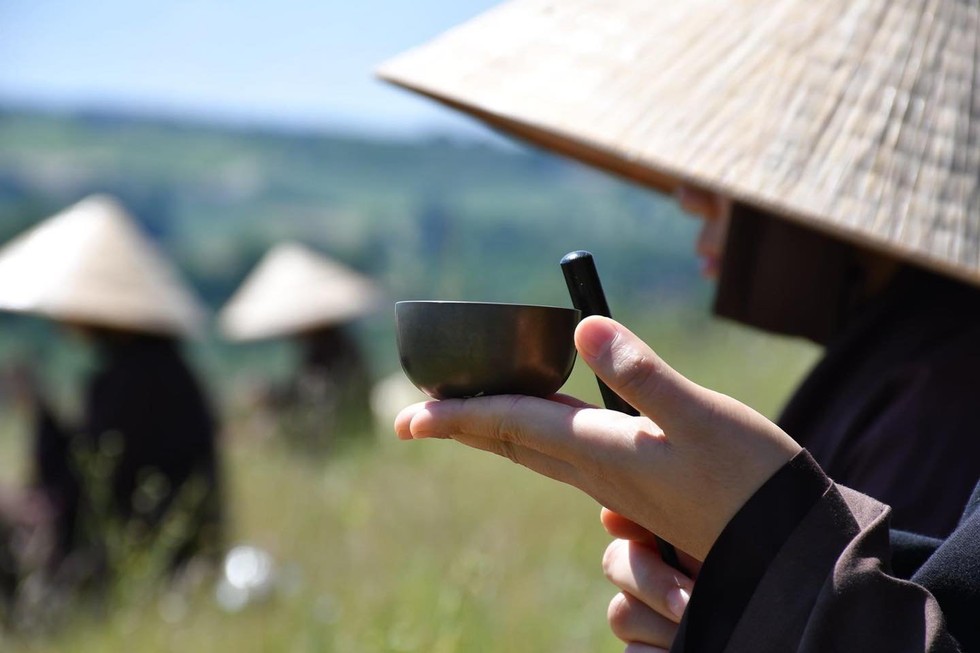 Khi chưa tu, ta dễ đồng hóa cái mình muốn thấy với cái đang là