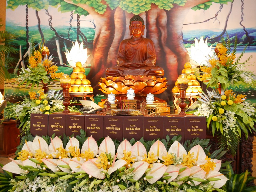 Giáo đoàn IV – Hệ phái Khất sĩ cúng dường trường hạ