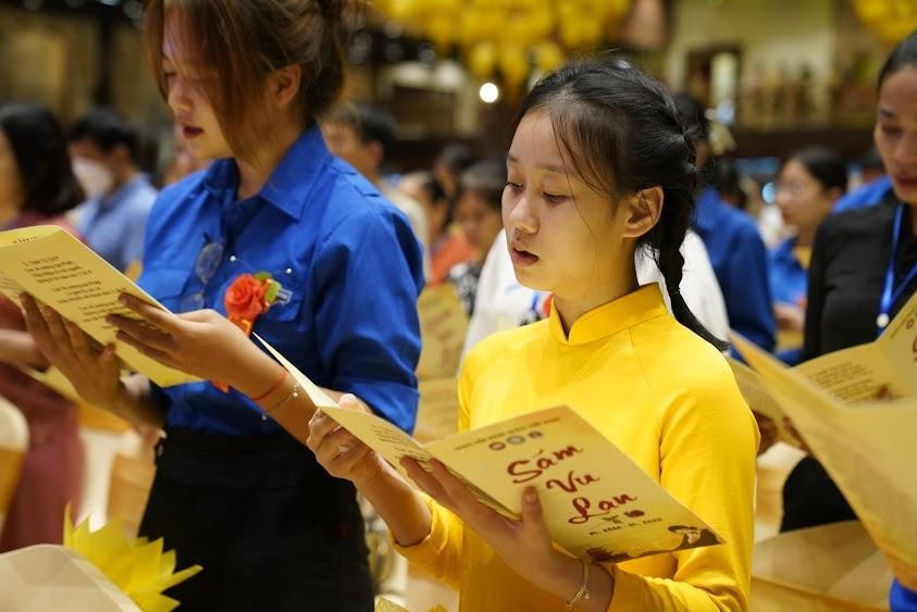 Nghi thức tụng kinh Sám Vu Lan, Sám Mục Liên và phát nguyện tinh thần theo Đức Phật tại chùa Tam Chúc (Hà Nam).