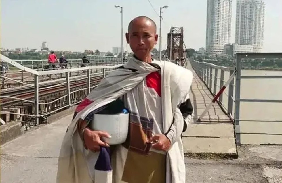 "Sư Thích Minh Tuệ" tên thật là Lê Anh Tú (43 tuổi, trú tại huyện Kỳ Anh, tỉnh Hà Tĩnh). 