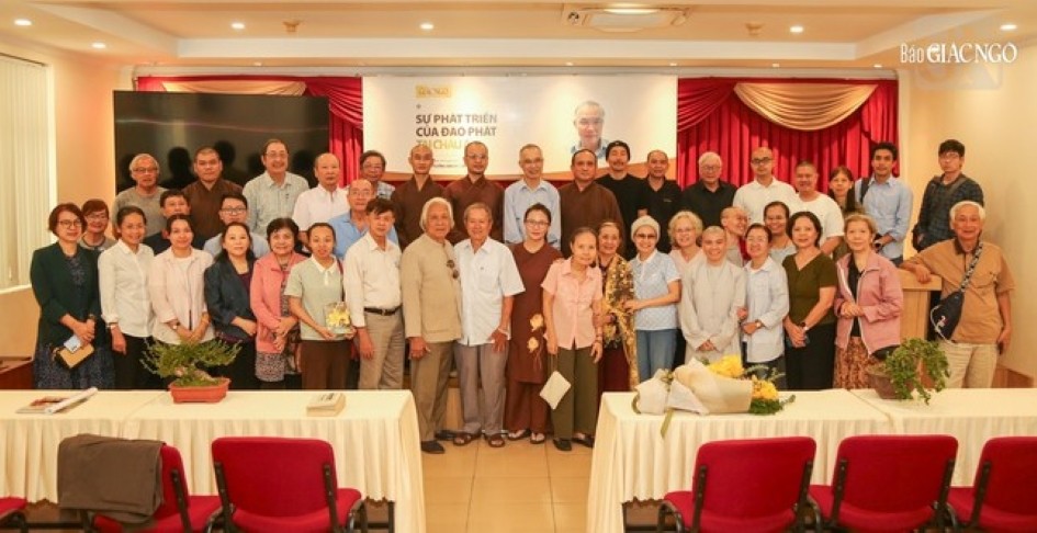 Tiến sĩ Nguyễn Tường Bách thuyết trình về "Sự phát triển của Đạo Phật tại châu Á"