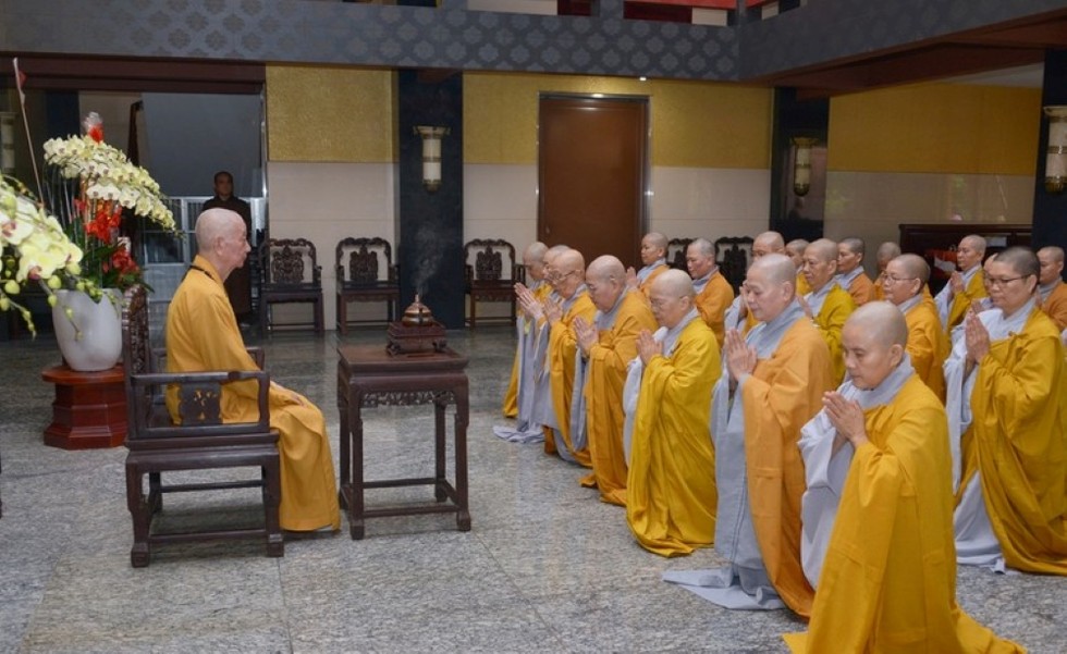 Đức Pháp chủ huấn thị cho Phân ban Ni giới T.Ư