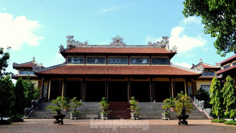 Vẻ đẹp thanh tịnh của chùa Từ Đàm cổ kính giữa cố đô Huế