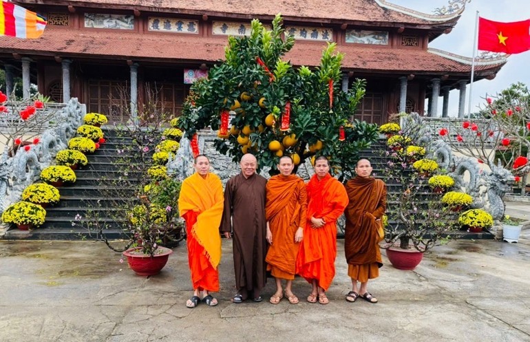 Thanh Hóa: Đoàn Phật giáo tỉnh Hủa Phăn thăm Ban Trị sự GHPGVN tỉnh nhân Tết Ất Tỵ - 2025